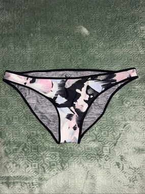 Lululemon ' Pink & Black Patterned Bikini Bottoms